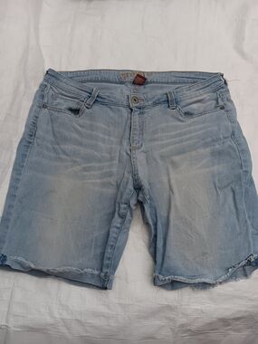 Arizona light blue denim women's Shorts - Casual Frayed Hem